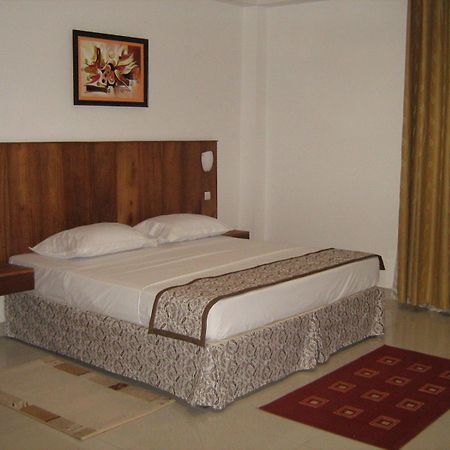 לומה Rosalie'S Suites מראה חיצוני תמונה